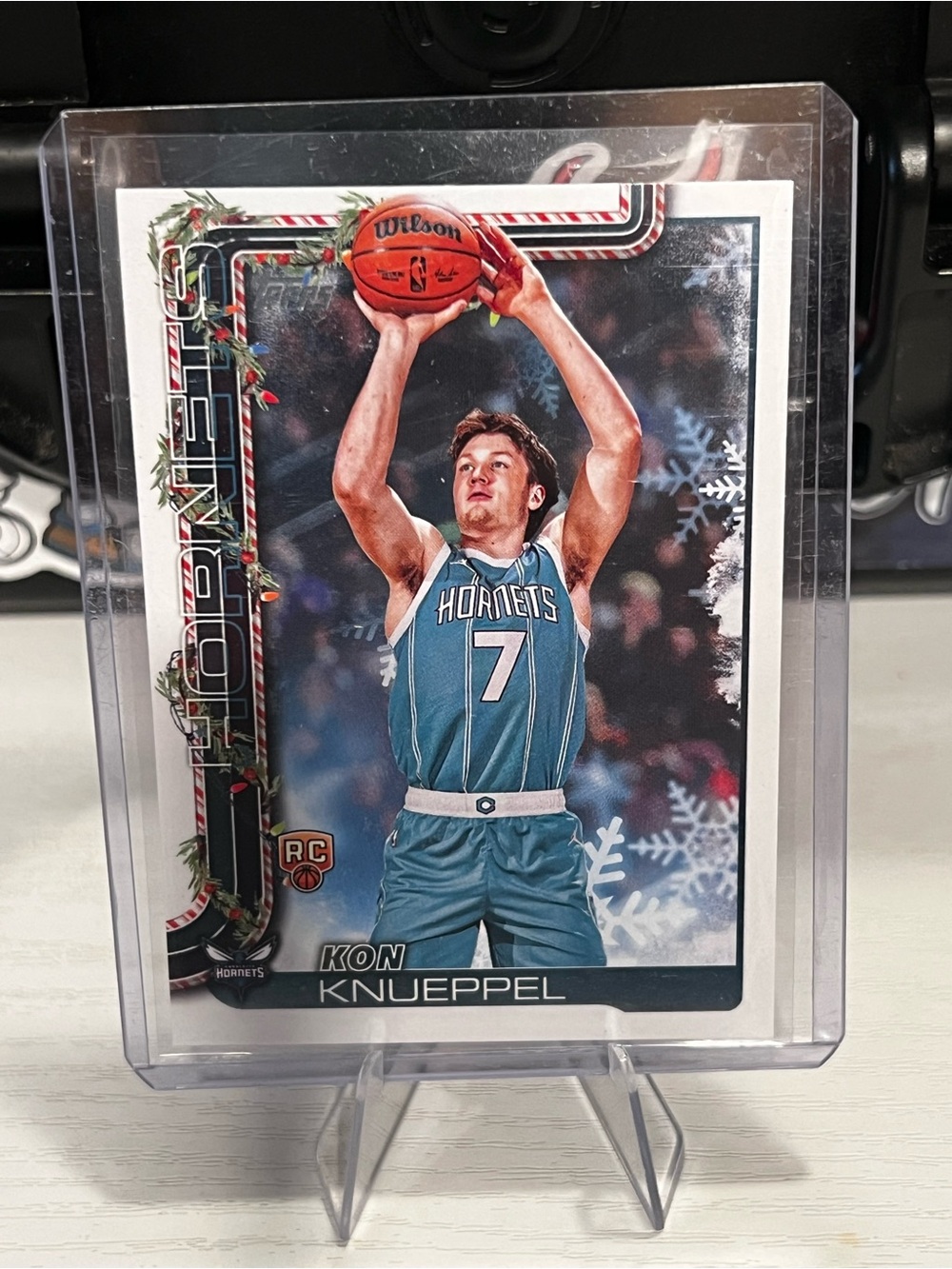 Kon Knueppel rookie holiday card